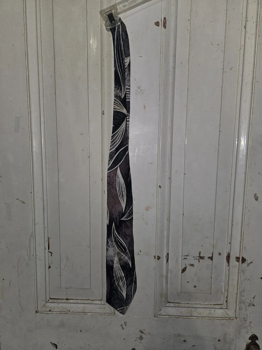 Multicolor Vintage Geometric Leaf Like Pattern Necktie